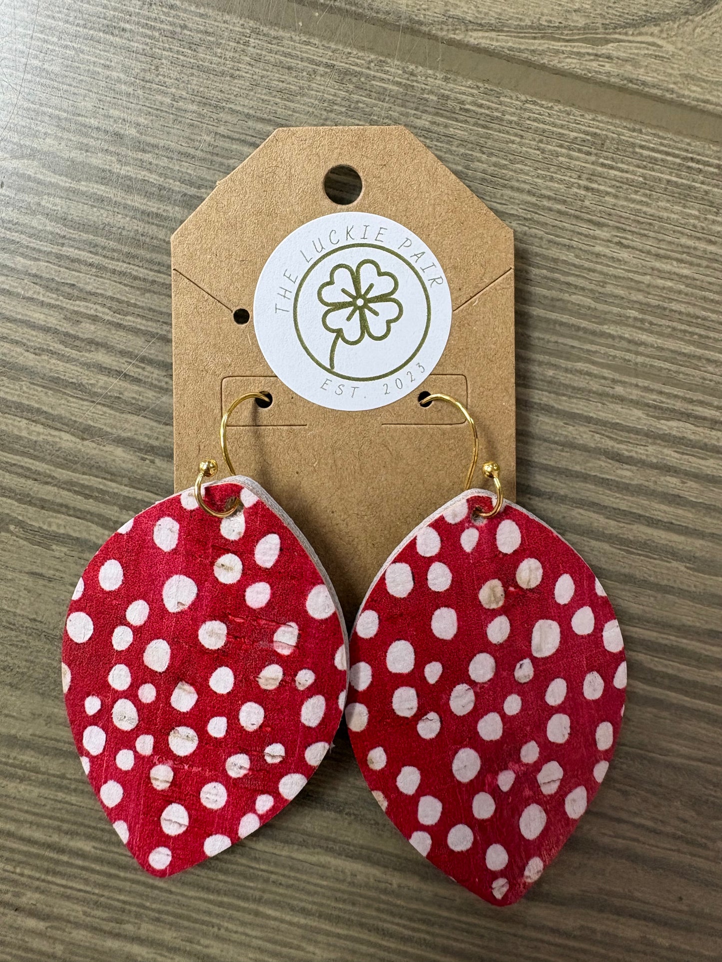 EARRINGS:LEATHER RED AND WHITE TEARDROPS