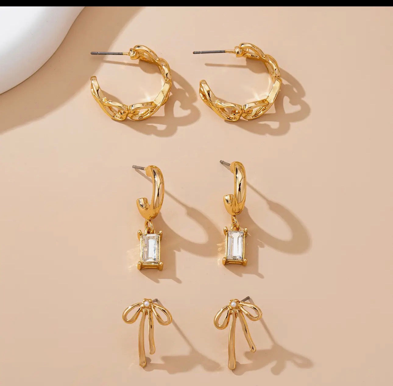 BOW & BAGUETTE STONE HOOP TRIO EARRINGS-GOLD