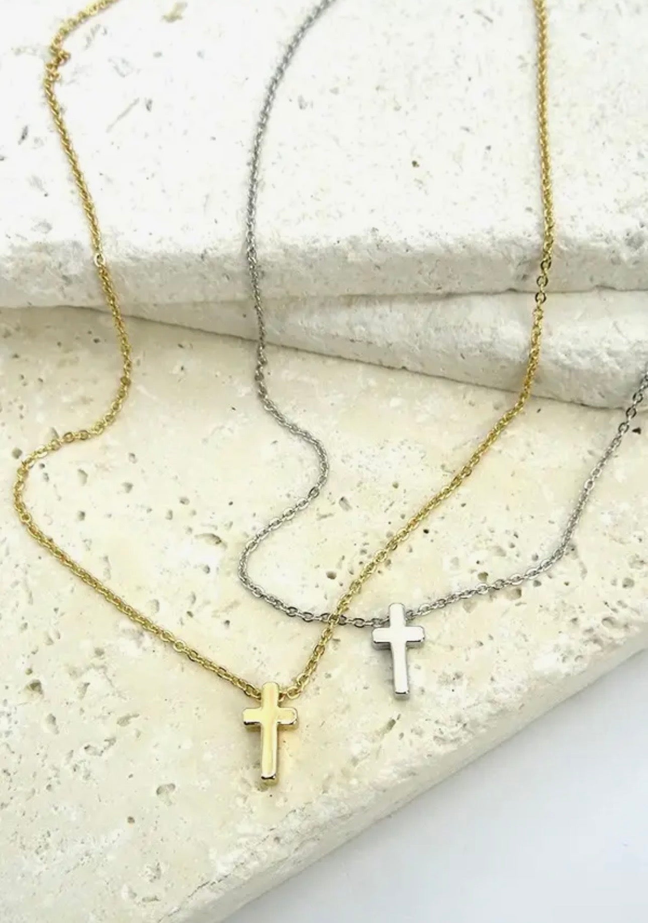 CLASSIC MINI CROSS NECKLACE