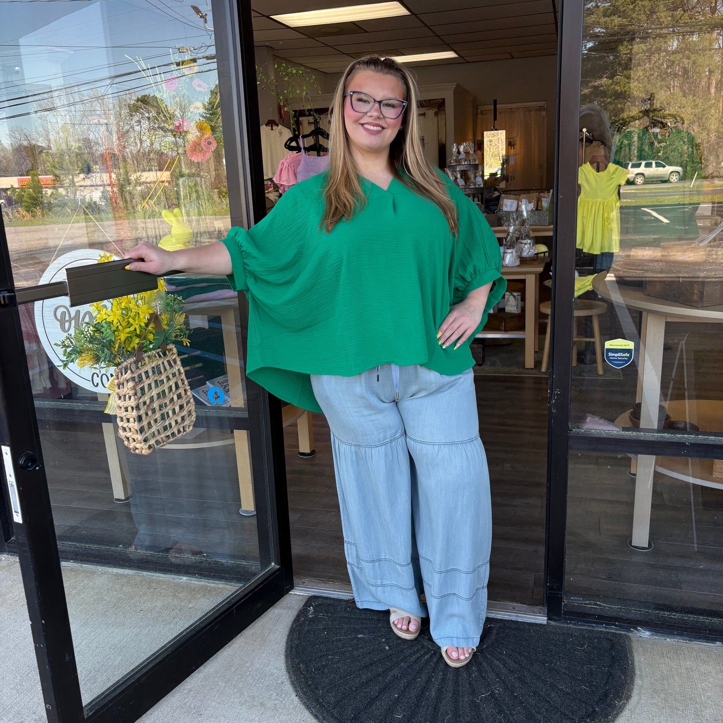 KELLY GREEN WOVEN TOP