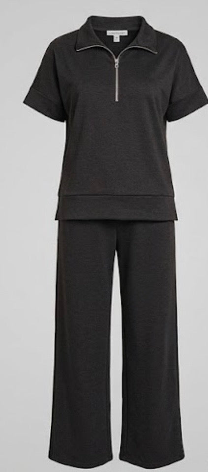 2 PIECE BLACK HALF ZIP SET