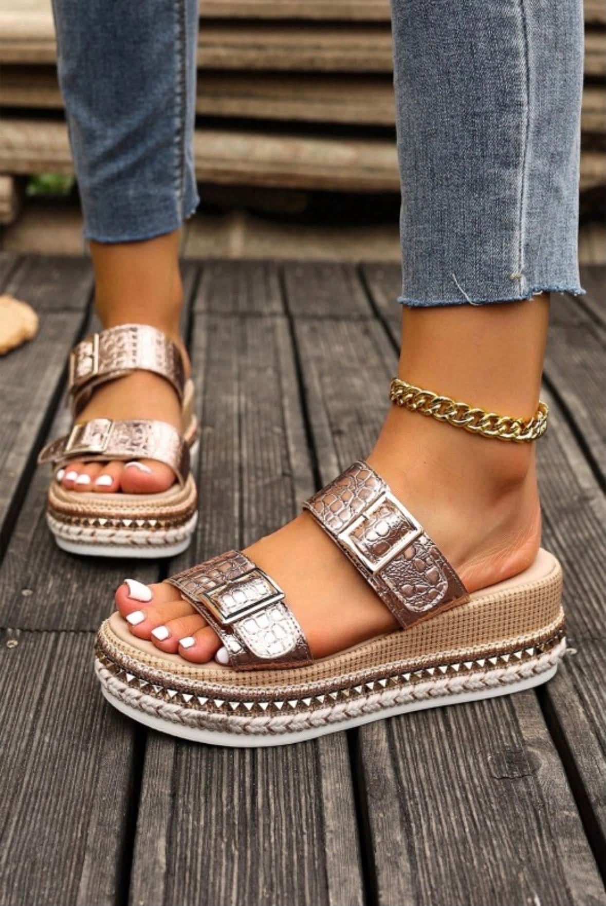 METALLIC BUCKLE PLATFORM SANDAL