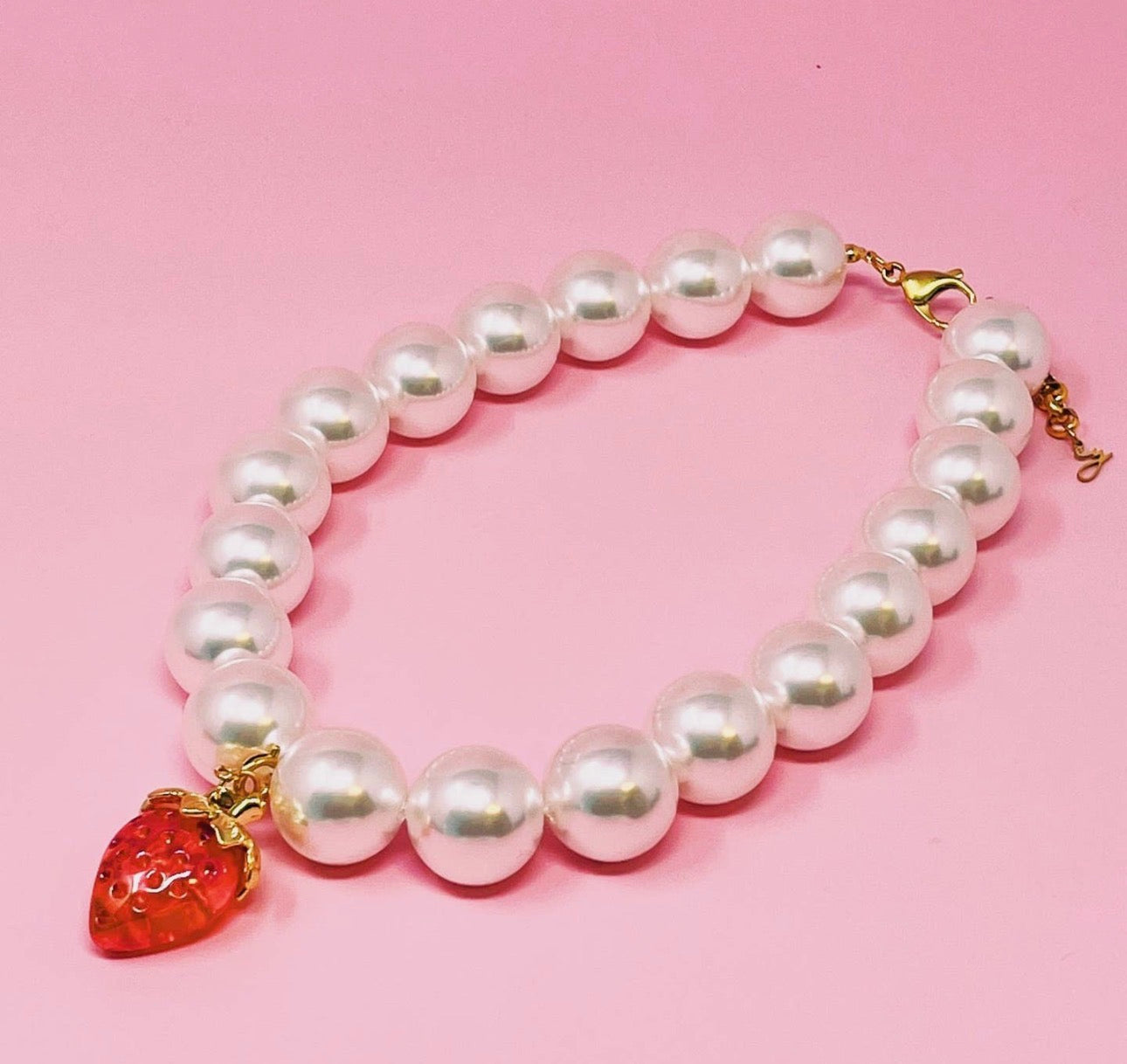 STRAWBERRY PEARL NECKLACE