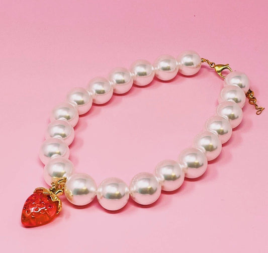 STRAWBERRY PEARL NECKLACE