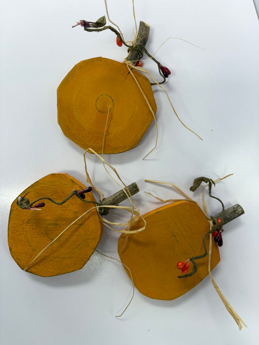 SMALL ROUND PUMPKINS