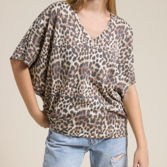 V NECK LEOPARD PRINT TOP