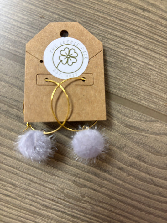 EARRINGS: POMPOMS MISTY LAVENDER