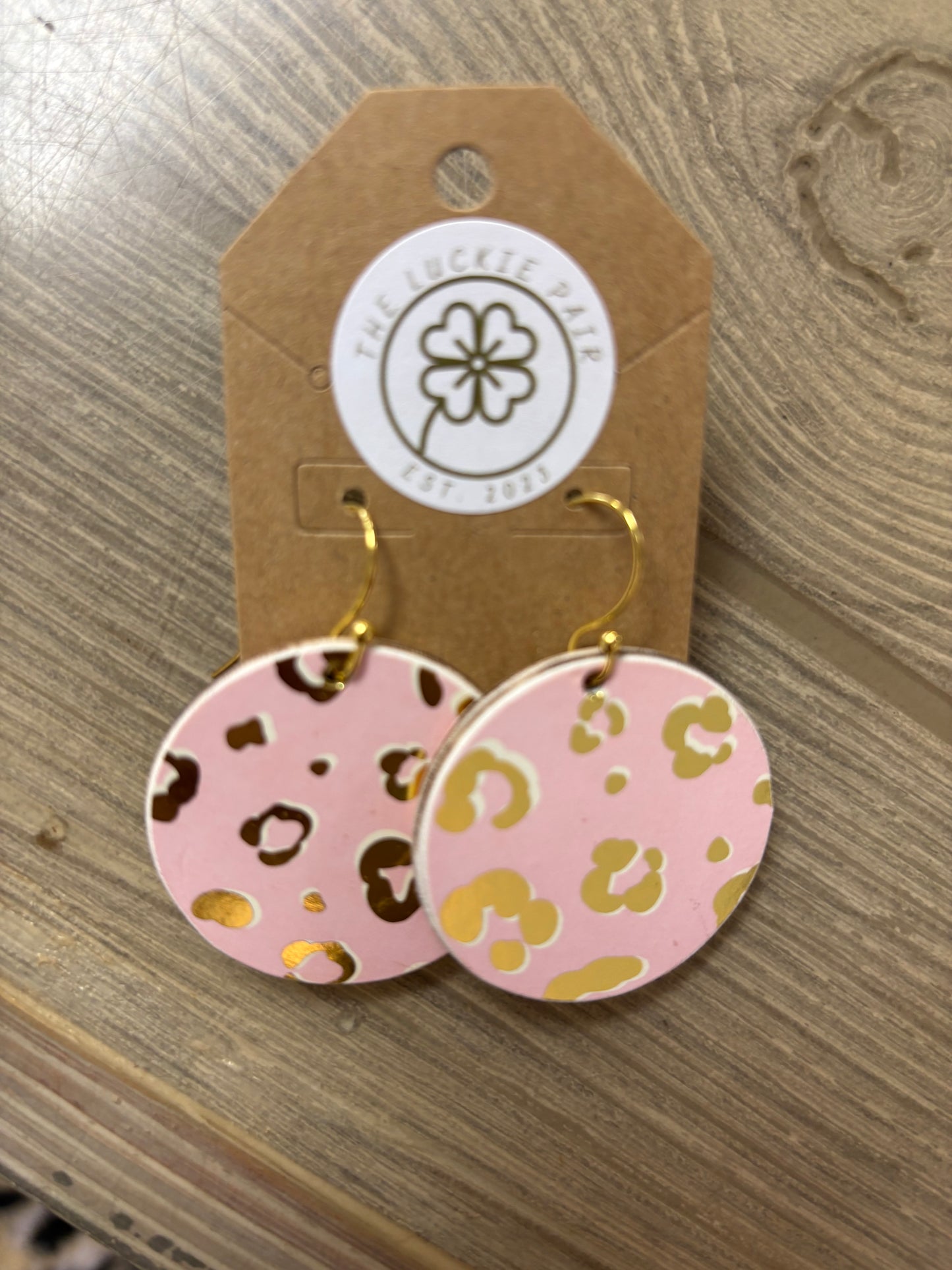 EARRINGS:ROUND LEATHER ANIMAL PRINT