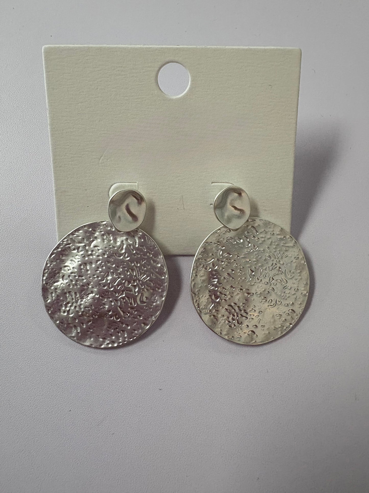 HAMMERED CIRLCE FROP MATTE EARRINGS